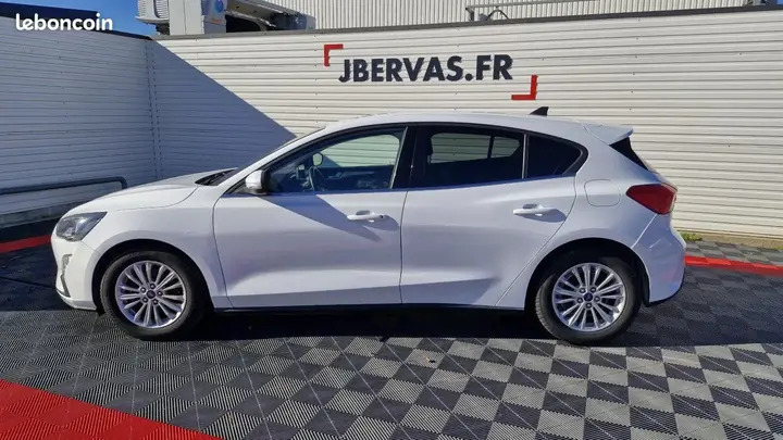 Ford Focus 2022 photo 3