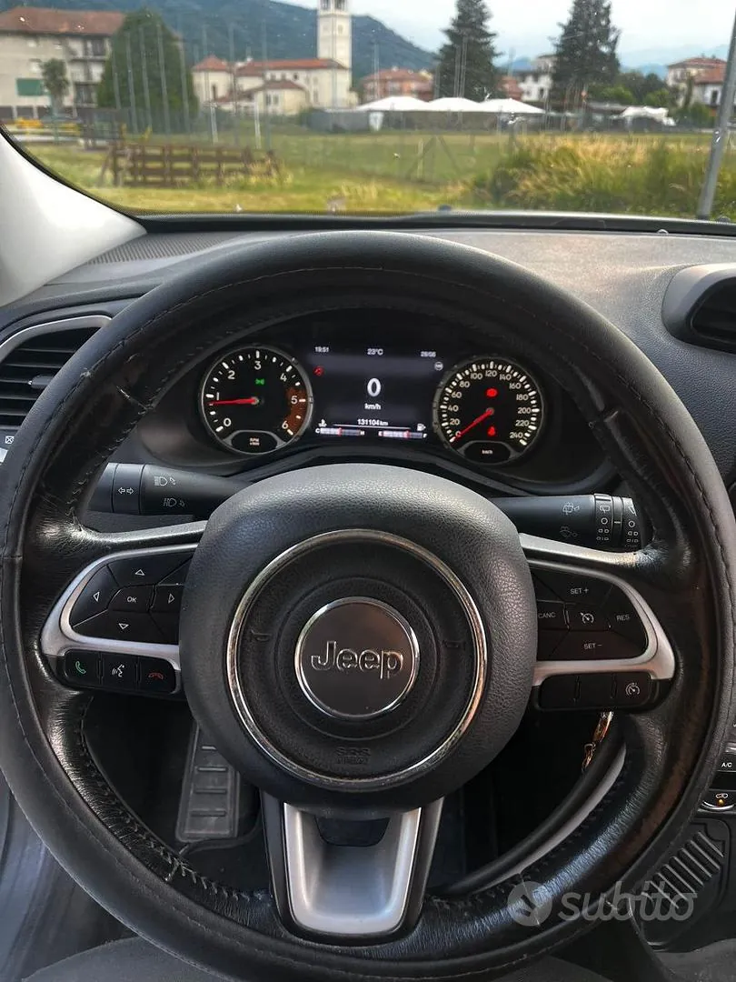 Jeep Renegade 2015 photo 4