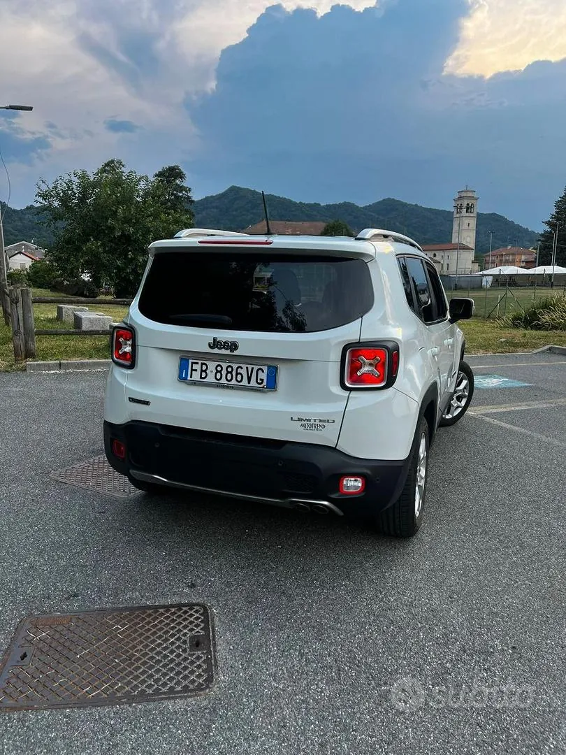 Jeep Renegade 2015 photo 2