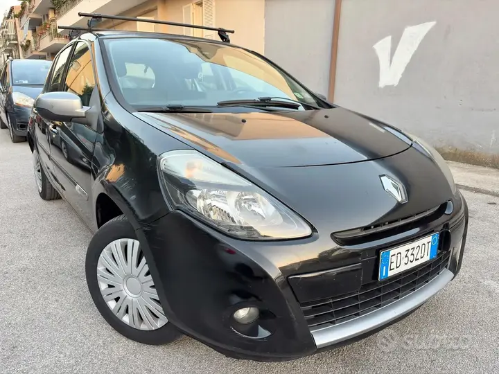 Renault Clio 2010 photo 5