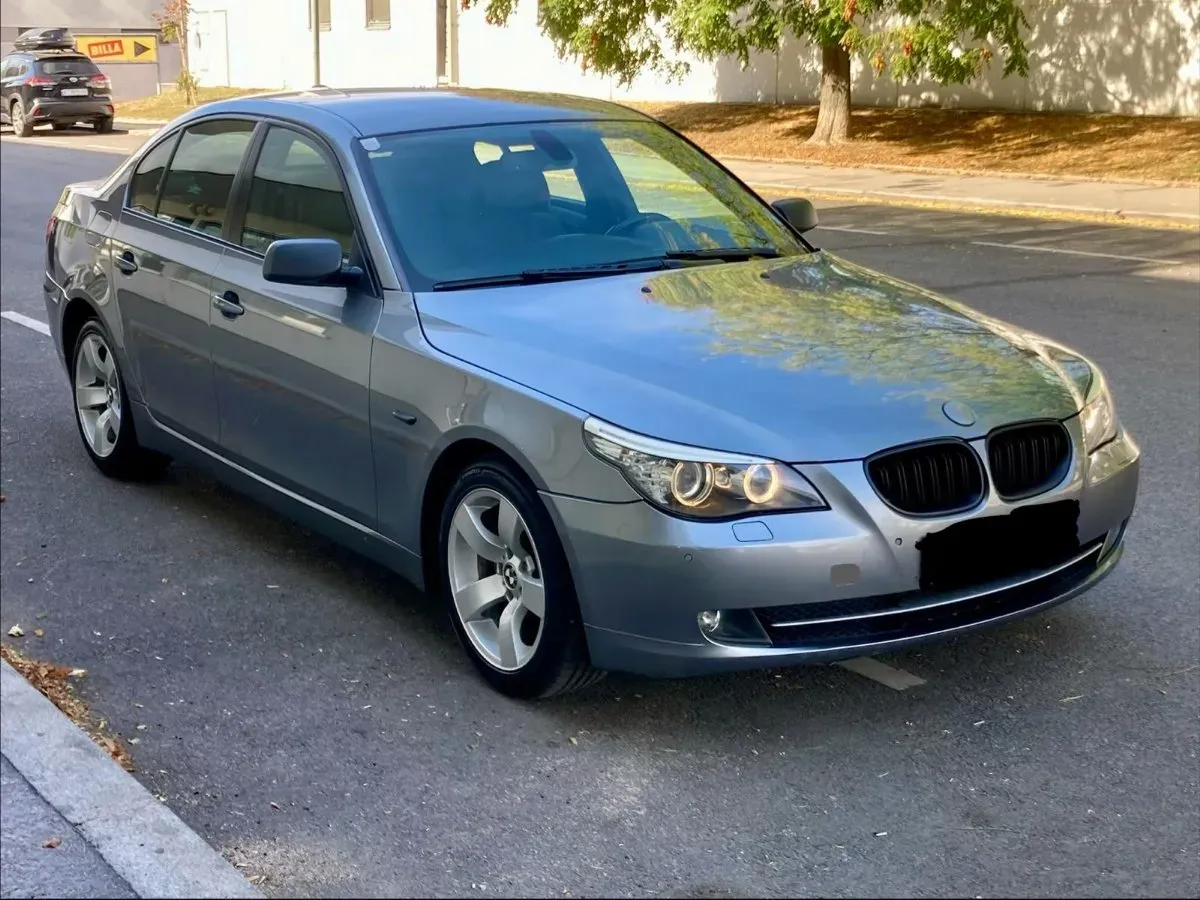 BMW 5 Series 2009 photo 2