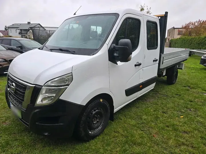 Nissan Nv400