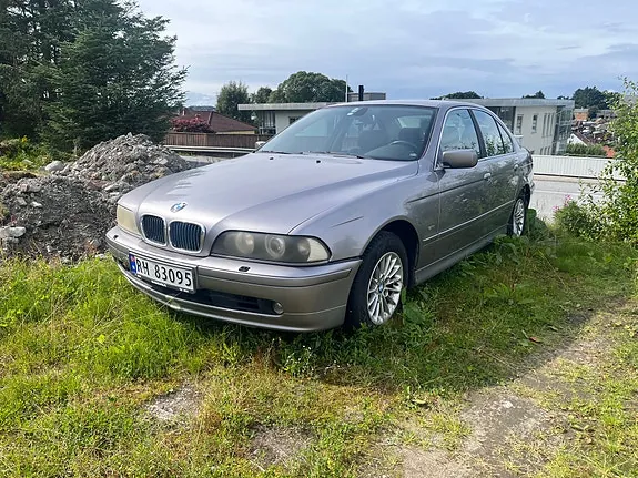 BMW 520I
