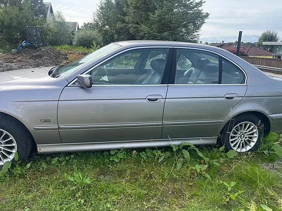 BMW 520I