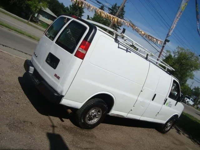 GMC Savana 2013 photo 3