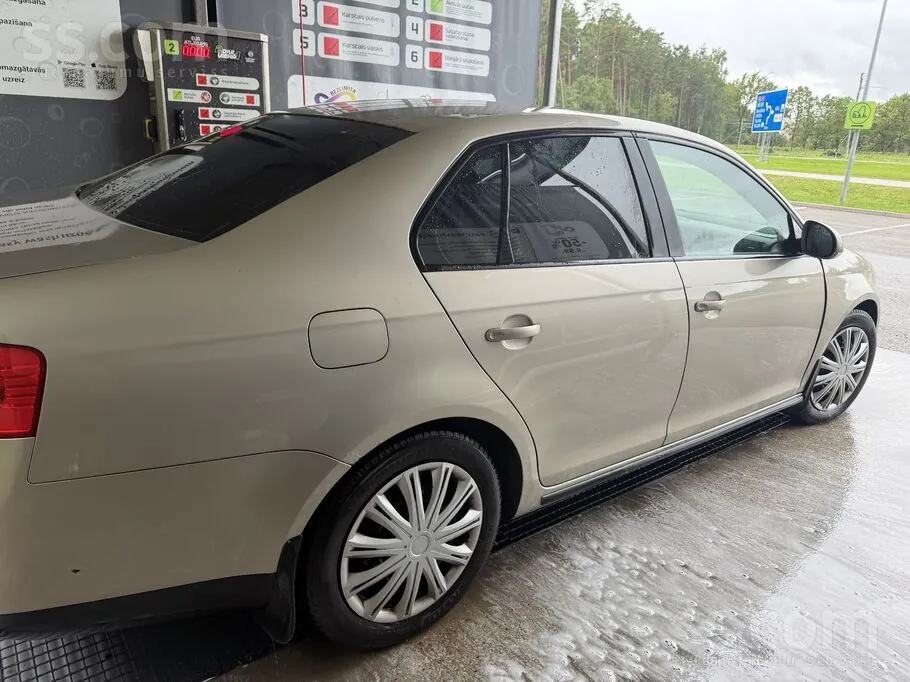 Volkswagen Jetta 2008 photo 3