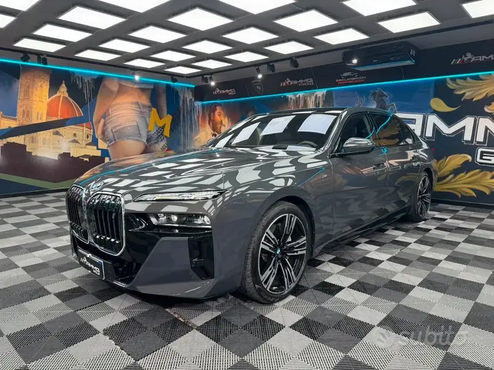 BMW I7