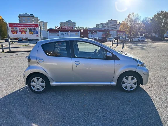 Toyota Aygo 2009 photo 2