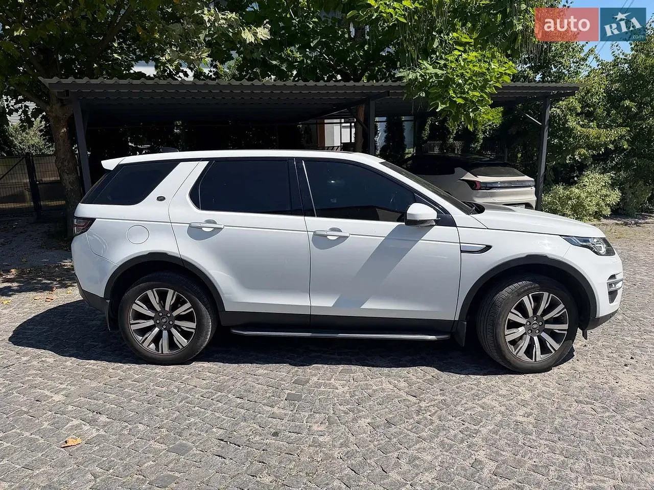 Land Rover Discovery 2017 photo 5