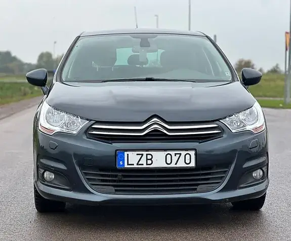 Citroen C4 2011 photo 2