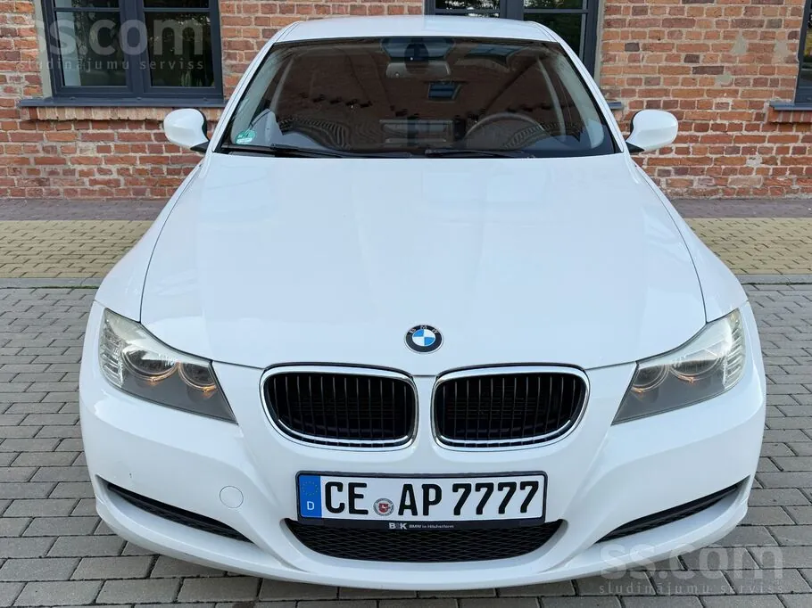 BMW 316 2010 photo 2