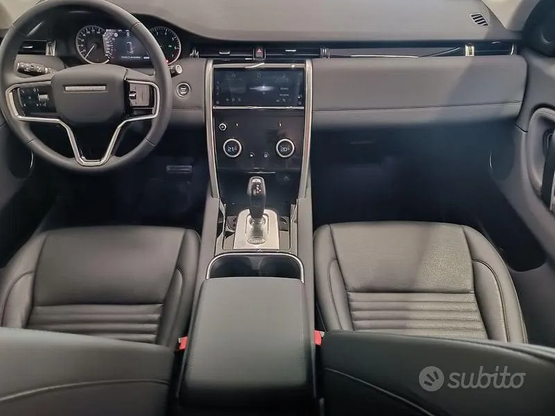 Land Rover Discovery Sport 2023 photo 4