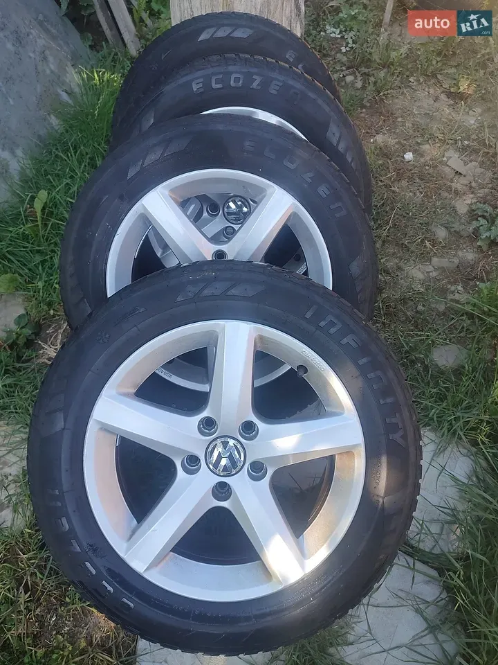 Volkswagen Passat 2012 photo 2