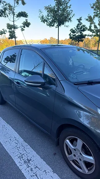 Peugeot 208 2012 photo 3
