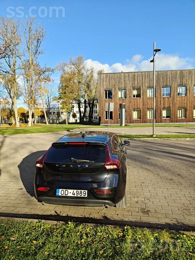 Volvo V40 2014 photo 2