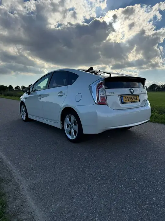 Toyota Prius 2012 photo 2