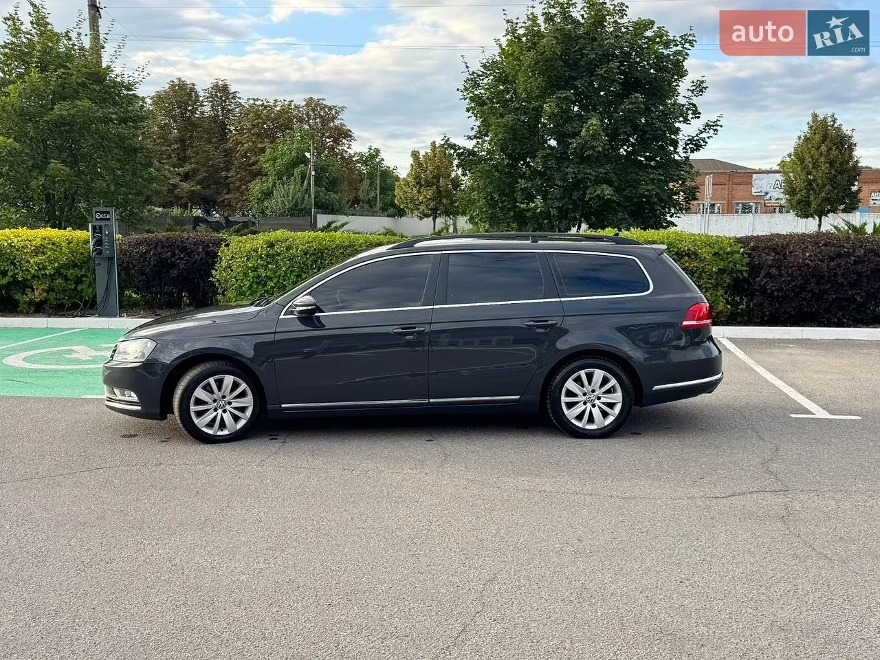 Volkswagen Passat 2012 photo 5