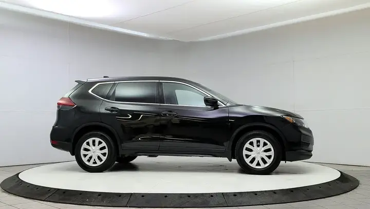 Nissan Rogue 2018 photo 2
