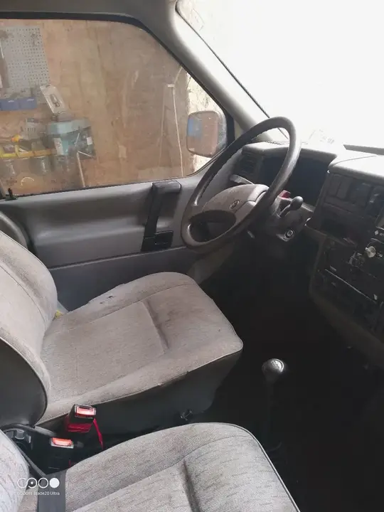 Volkswagen T4 1991 photo 2