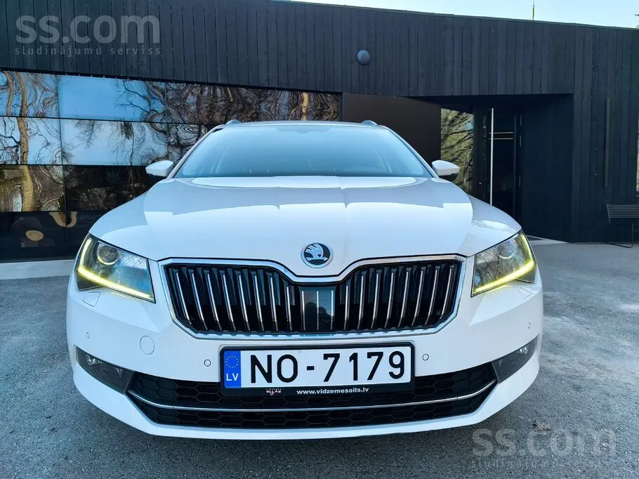 Skoda Superb 2019 photo 3