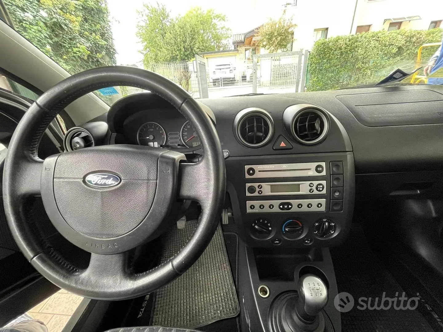 Ford Fiesta 2004 photo 4