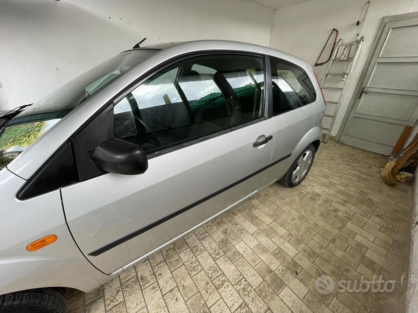 Ford Fiesta 2004 photo 3