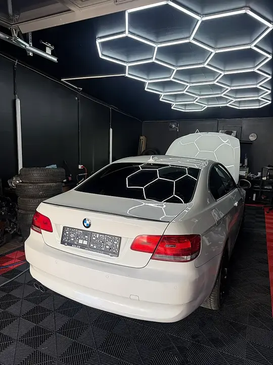 BMW 3Er-Reihe 325I 2009 photo 3