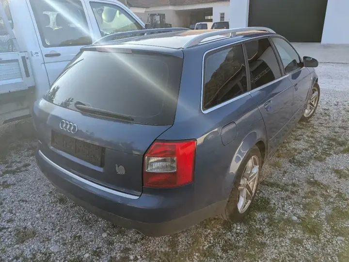 Audi A4 2003 photo 2