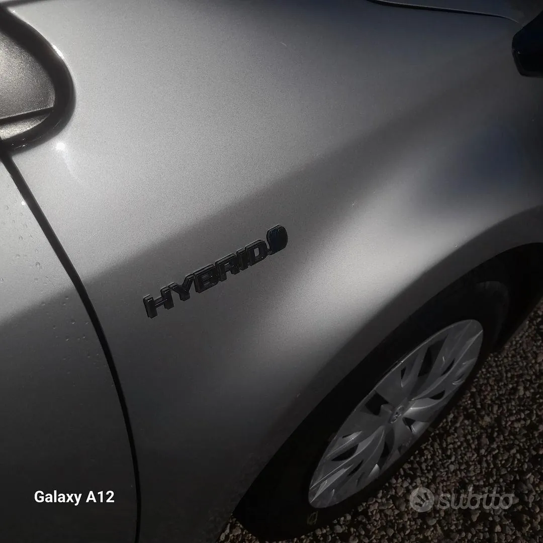 Toyota Yaris 2022 photo 2