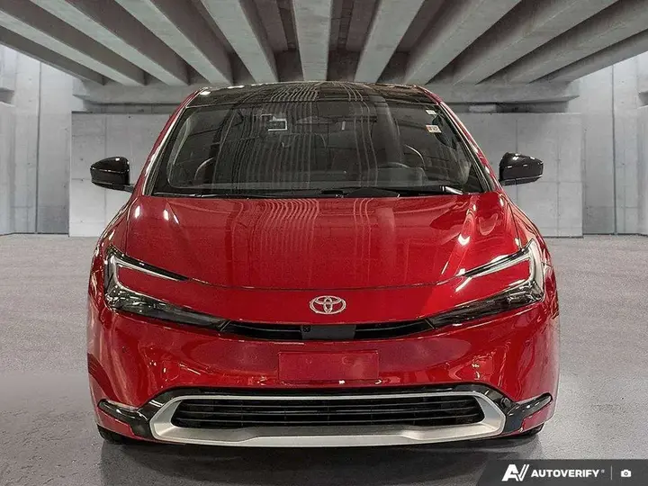 Toyota Prius 2026 photo 2