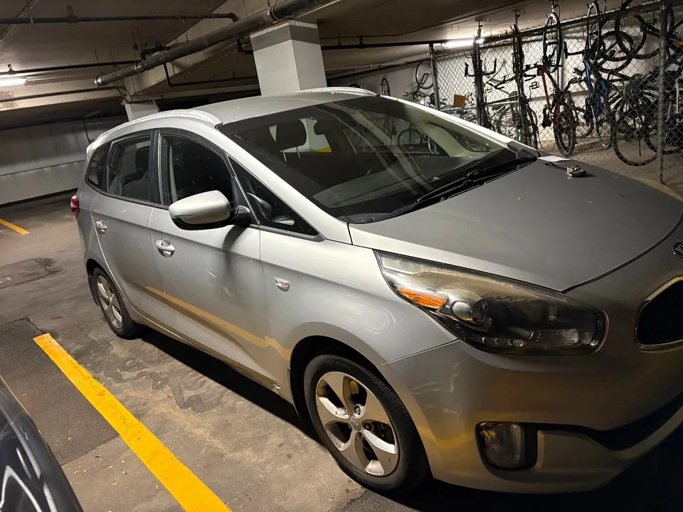 Kia Rondo 2015 photo 2