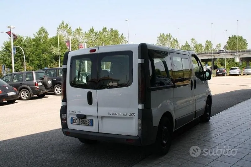 Opel Vivaro 2003 photo 4