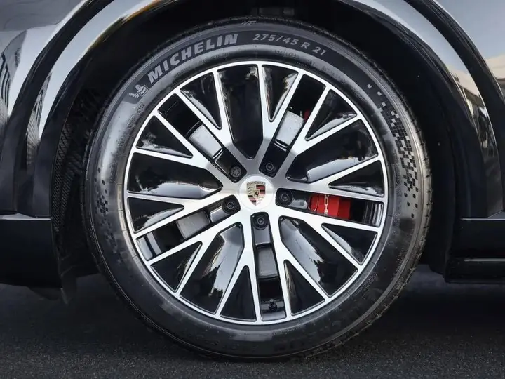 Porsche Cayenne photo 3
