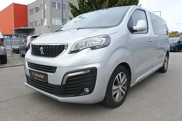 Peugeot Traveller 2017 photo 2