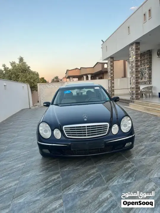 Mercedes-Benz E-Class 2004 photo 2