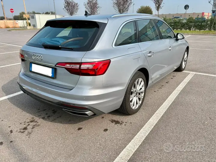 Audi A4 Avant 2022 photo 4
