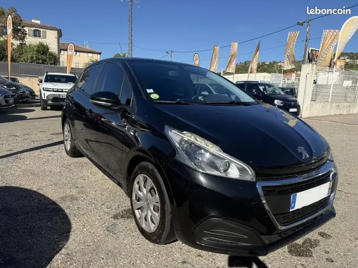 Peugeot 208 2017 photo 5