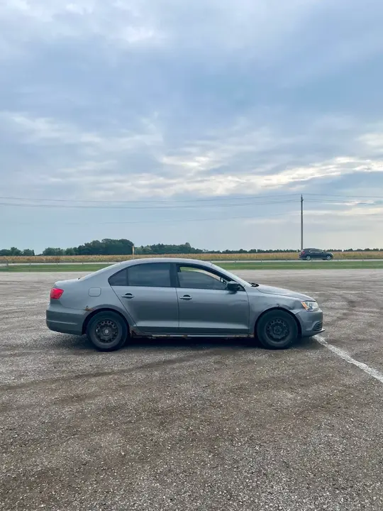 Volkswagen Jetta 2012 photo 3