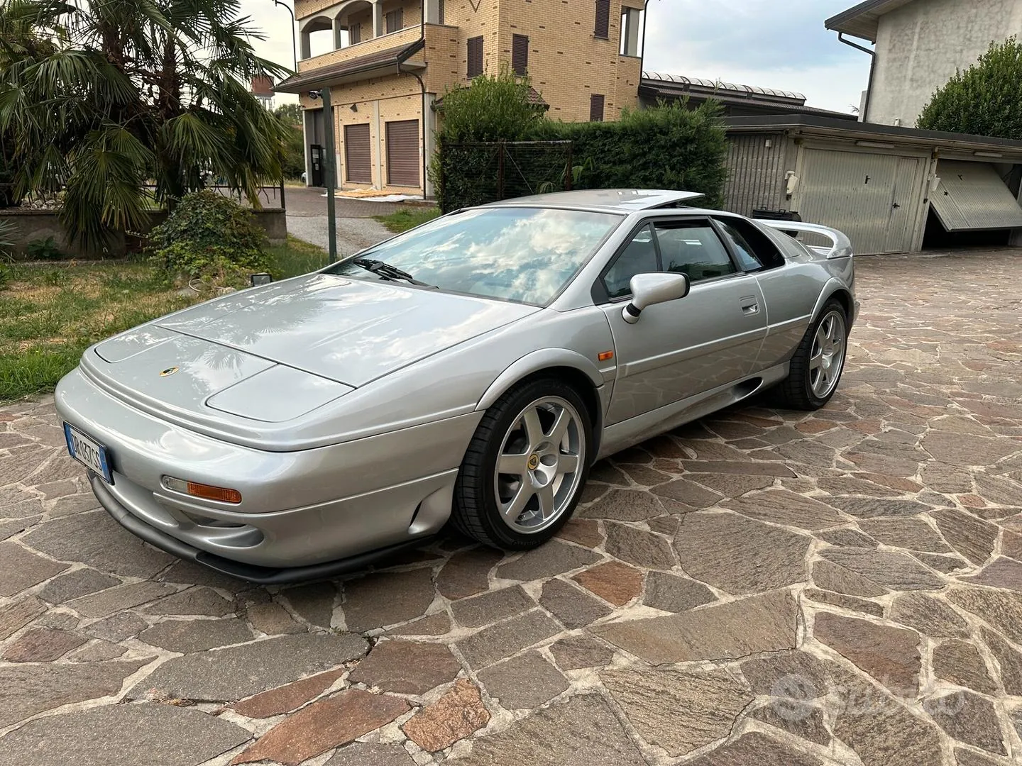 Lotus Esprit 1998 photo 2