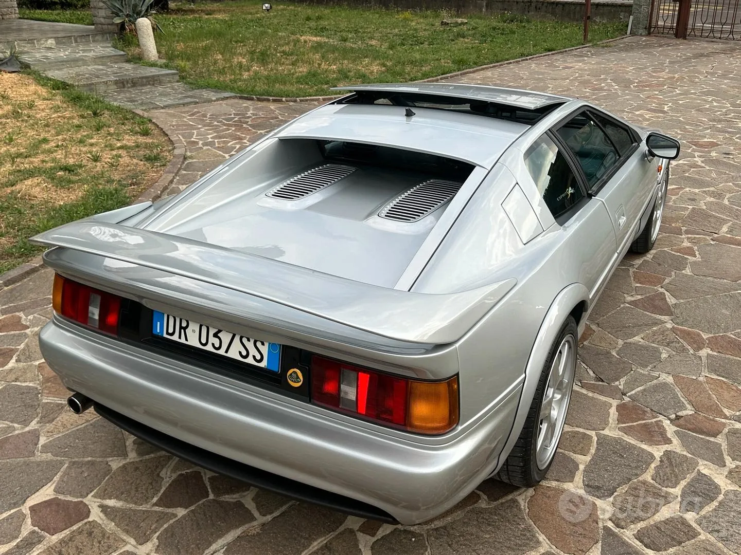 Lotus Esprit 1998 photo 4