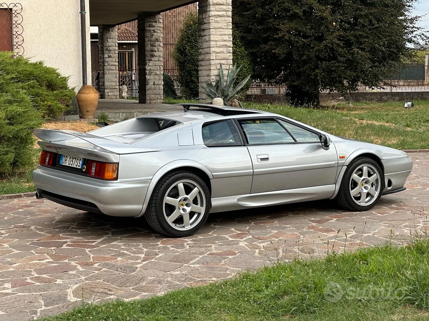 Lotus Esprit 1998 photo 5