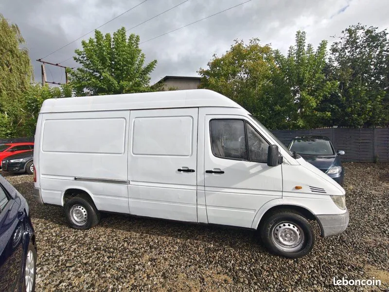 Mercedes-Benz Sprinter 2001 photo 2