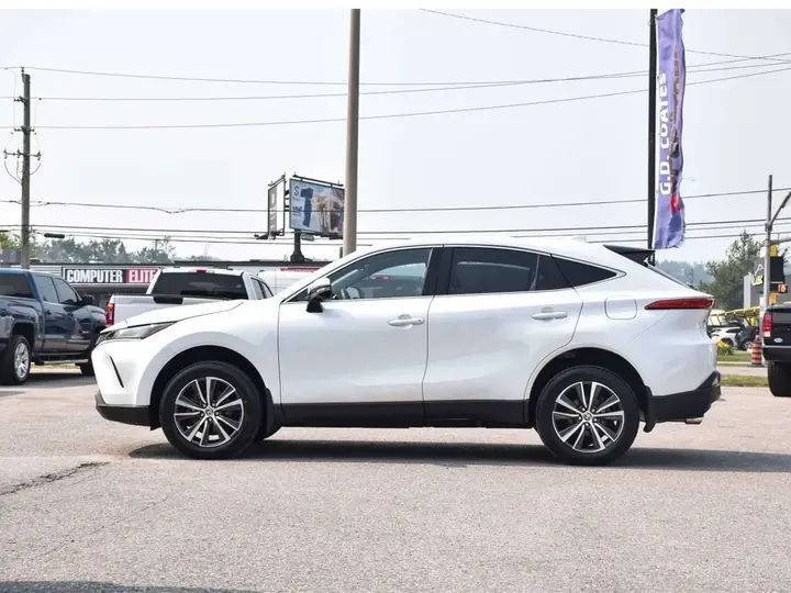 Toyota Venza 2024 photo 3