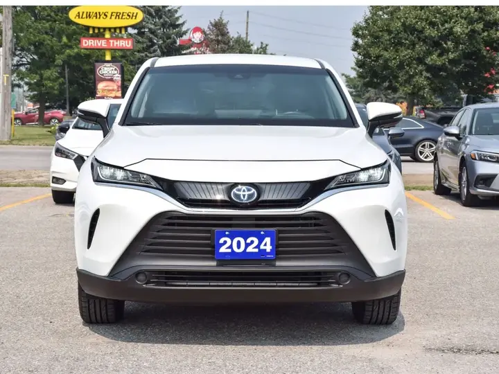 Toyota Venza 2024 photo 2