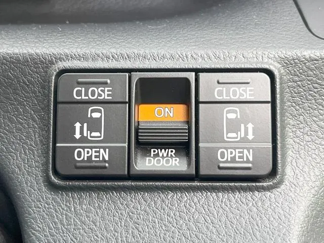 Toyota Sienta 2017 photo 4