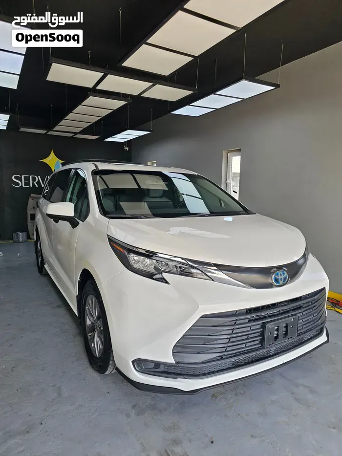 Toyota Sienna 2022 photo 2