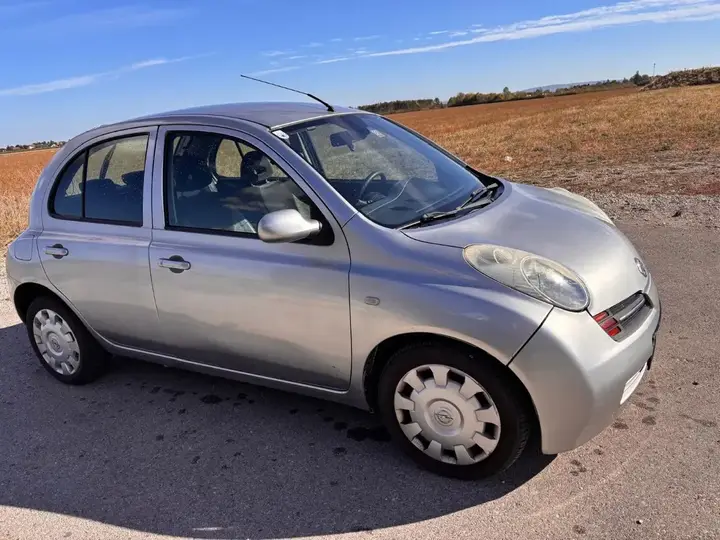 Nissan Micra 2004 photo 2