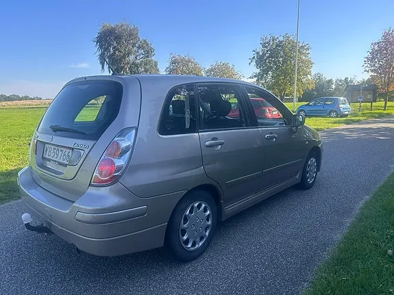Suzuki Liana 2006 photo 4