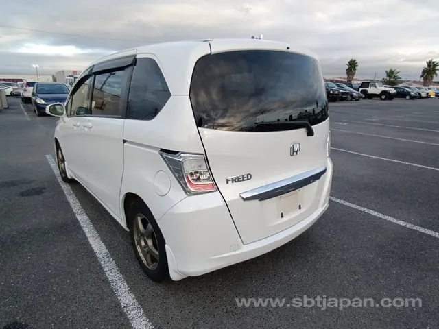 Honda Freed G 2014 photo 3