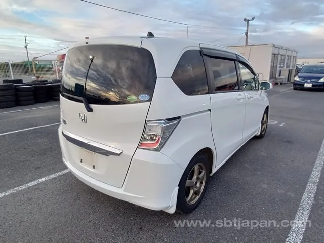 Honda Freed G 2014 photo 4